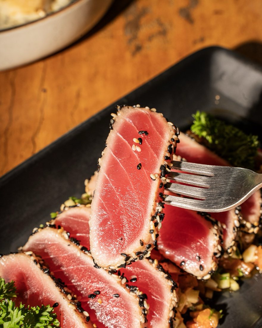 Seared tuna, plated